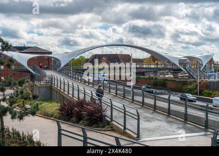 Princes Quay Bridge, Fußgängerbrücke, Over, A63, Hull, England, Princes Quay Shopping Centre Stockfoto