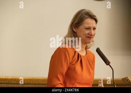 Oberbürgermeisterin der Stadt Kopenhagen, Sophie Haestorp Andersen, hält eine Rede während der Feier der Rückkehr des ESA-Astronauten Andreas Mogensen zur Erde am Freitag, 3. Mai im Kopenhagener Rathaus Kopenhagen Kopenhagen Kopenhagen Kopenhagen Kopenhagen Kopenhagen Kopenhagen Kopenhagen Kopenhagen Dänemark Copyright: XKristianxTuxenxLadegaardxBergx 2E6A8535 Stockfoto