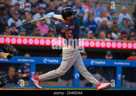 Minneapolis, Minnesota, USA. Mai 2024. Boston Red Sox zweiter Baseman VAUGHN GRISSOM (5) während eines MLB-Baseballspiels zwischen den Minnesota Twins und den Boston Red Sox im Target Field am 3. Mai 2024. Die Twins gewannen mit 5:2. (Kreditbild: © Steven Garcia/ZUMA Press Wire) NUR REDAKTIONELLE VERWENDUNG! Nicht für kommerzielle ZWECKE! Quelle: ZUMA Press, Inc./Alamy Live News Stockfoto