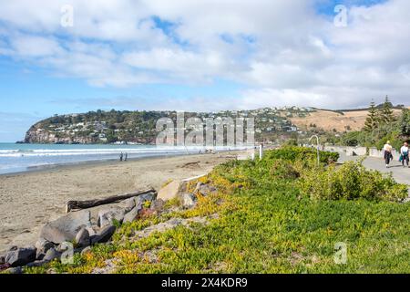 Sumner Beach und Scarborough Hill, Esplanade, Sumner, Christchurch (Ōtautahi), Canterbury, Neuseeland Stockfoto