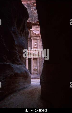 Al-Khazneh-Finanzministerium, Siq-Spalte, Petra, Jordanien Stockfoto