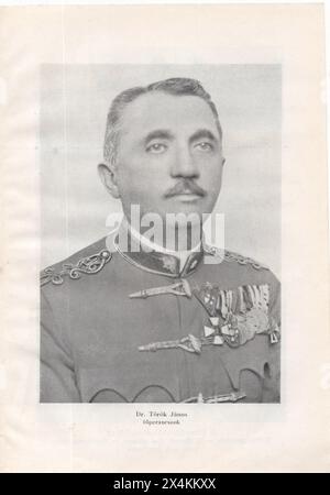 Borbély Zoltán/ Dr. Kapy Rezső.: A 60 éves magyar rendőrség 1881-1941. / Die 60-jährige ungarische Polizei 1881-1941 . Ungarisches Polizeijubiläum almanach. Ungarisches Polizeifotoarchiv / Dr. Török János , főparancsnok / Oberbefehlshaber Stockfoto