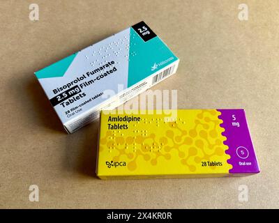 Bisoprololfumarat und Amlodipin Tabletten zur Behandlung von Hypertonie (Bluthochdruck) Stockfoto