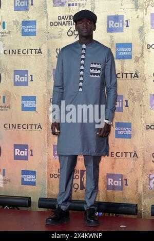 Rom, Italien. Mai 2024. Seydou nimmt am roten Teppich von Premi David di Donatello 2024 im Studio 5 Cinecittà Teil. (Foto: Mario Cartelli/SOPA Images/SIPA USA) Credit: SIPA USA/Alamy Live News Stockfoto