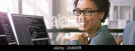 Afrikanische Entwicklerin im Web-Coding-Unterricht Stockfoto