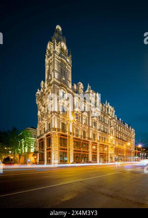 Klotild Palace historisches Gebäude. Die Zwillingspaläste im neobarocken Stil. Dieses Hotel ist in Budapest, Ferenciek Platz, Ungarn. Stockfoto