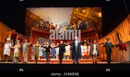 Vorhang, Donizetti's Don Pasquale, Canadian Opera Company, Four Seasons Centre for the Performing Arts, Toronto, Kanada Stockfoto