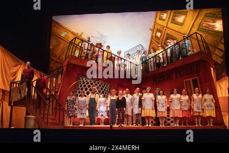 Vorhang, Donizetti's Don Pasquale, Canadian Opera Company, Four Seasons Centre for the Performing Arts, Toronto, Kanada Stockfoto