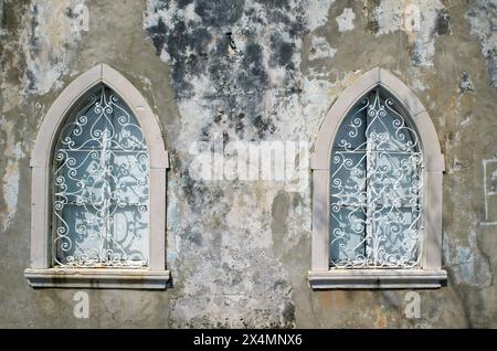 Fenster im Haus des Captains in Orebic, Dalmatien, Halbinsel Peljesac, Kroatien Stockfoto
