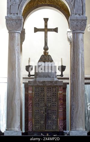 Hauptaltar in der Pfarrkirche St. Blaise, Zagreb, Kroatien Stockfoto