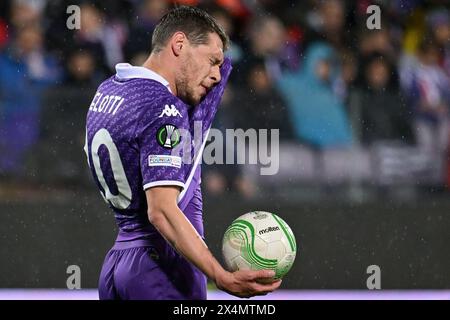 Florenz, Italien. Mai 2024. Andrea Belotti, Stürmer von ACF Fiorentina, reagiert während des ACF Fiorentina gegen Club Brugge, UEFA Conference League Fußballspiel in Florenz, Italien, 02. Mai 2024 Credit: Independent Photo Agency/Alamy Live News Stockfoto