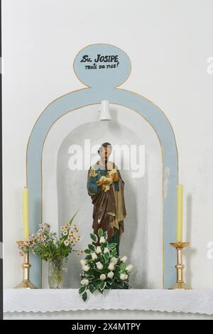 St. Joseph, Statue in der Kapelle der Heiligen Jungfrau Maria in Strmec, Kroatien Stockfoto