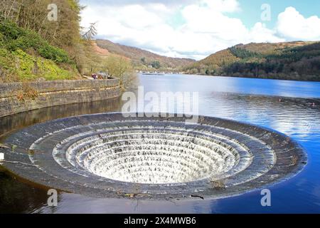 Öffnung für Ladybower-Behälter Stockfoto