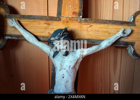 Kreuzigung in der St. Barbara-Kapelle in Brest, Kroatien Stockfoto