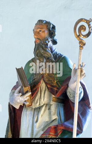 Statue des Heiligen auf dem Hauptaltar in der Kirche unserer Lieben Frau vom Schnee in Volavje, Kroatien Stockfoto