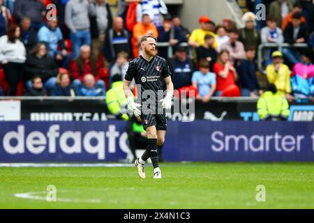 AESSEAL New York Stadium, Rotherham, England - 4. Mai 2024 Viktor Johansson Torhüter von Rotherham United in seinem wahrscheinlich letzten Spiel für den Verein - während des Spiels Rotherham United gegen Cardiff City, Sky Bet Championship, 2023/24, AESSEAL New York Stadium, Rotherham, England - 4. Mai 2024 Credit: Arthur Haigh/WhiteRosePhotos/Alamy Live News Stockfoto