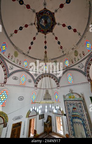 Mostar, Bosnien-Herzegowina - 23. Juli 2023: Die Moschee Koski Mehmed Pascha wurde 1617-1619 auf Befehl des Vizekönigs Koski Mehmed Pascha erbaut. Die Höhe beträgt Stockfoto