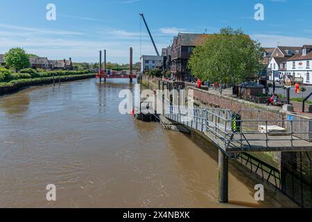 Arundel Tidal Walls Scheme Bauarbeiten am Fluss Arun (April 2023) Arundel, West Sussex, Südengland, Vereinigtes Königreich. Stockfoto