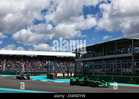 Miami, USA. Mai 2024. Zhou Guanyu (CHN) sauber C44. 04.05.2024. Formel-1-Weltmeisterschaft, Rd 6, Miami Grand Prix, Miami, Florida, USA, Sprint und Qualifikationstag. Das Foto sollte lauten: XPB/Alamy Live News. Stockfoto