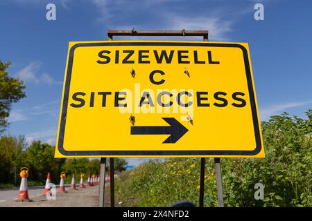 Schild am Eingang zur Baustelle des Atomkraftwerks Sizewell C auf der Lover's Lane. Stockfoto