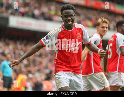 London, Großbritannien. Mai 2024 - Arsenal gegen AFC Bournemouth - Premier League - Emirates Stadium. Arsenals Bukayo Saka feiert sein Tor in der ersten Halbzeit. Bildnachweis: Mark Pain / Alamy Live News Stockfoto