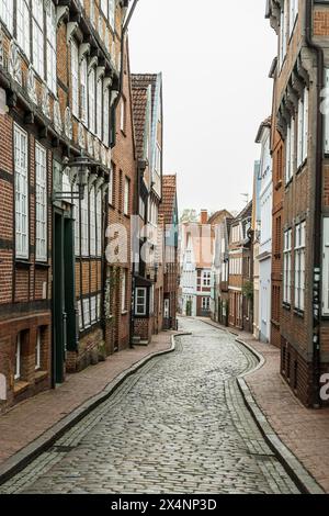 Fachwerkhäuser und Gasse in der Altstadt, Buxtehude, altes Land, Niedersachsen, Deutschland Stockfoto