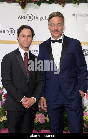 Ludwig Trepte und Tom Wlaschiha bei der 74. Verleihung des Deutschen Filmpreises 2024 im Theater am Potsdamer Platz. Berlin, 03.05.2024 Stockfoto