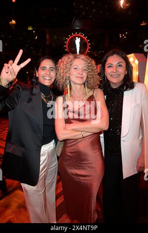 Thunfisch Tekkal, Aline von Drateln und Düzen Tekkal bei der 74. Verleihung des Deutschen Filmpreises 2024 im Theater am Potsdamer Platz. Berlin, 03.05.2024 Stockfoto