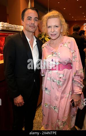 Nikolai Kinski und Sunnyi Melles bei der 74. Verleihung des Deutschen Filmpreises 2024 im Theater am Potsdamer Platz. Berlin, 03.05.2024 Stockfoto