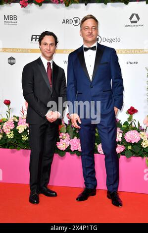 Ludwig Trepte und Tom Wlaschiha bei der 74. Verleihung des Deutschen Filmpreises 2024 im Theater am Potsdamer Platz. Berlin, 03.05.2024 Stockfoto