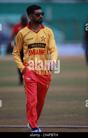 Sikandar Raza, Kapitän des T20-Teams Simbabwe, nimmt am 2. Mai an einer Pressekonferenz vor dem Spiel im Zahur Ahmed Chowdhury Stadium, Chattogram, Bangladesch, Teil. Stockfoto