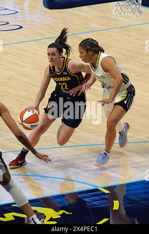 Arlington, Usa. Mai 2024. Caitlin Clark #22 von Indiana Fever fährt während des WNBA-Vorsaisonspiels zwischen den Dallas Wings und dem Indiana Fever im College Park Center in den Korb. Endpunktzahl Dallas Wings 79 - 76 Indiana Fever. Quelle: SIPA USA/Alamy Live News Stockfoto