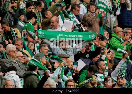 Lissabon, Portugal. Mai 2024. Lissabon, Portugal, 4. Mai 2024: Sporting CP Fans während des Liga Portugal Spiels zwischen Sporting CP und Portimonense SC im Estadio Jose Alvalade in Lissabon, Portugal. (Pedro Porru/SPP) Credit: SPP Sport Press Photo. /Alamy Live News Stockfoto