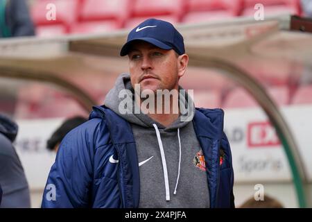 Sunderland, Großbritannien. Mai 2024. Sunderland Manager Mike Doyle während des Sunderland AFC gegen Sheffield Wednesday FC SKY Bet EFL Championship Matches im Stadium of Light, Sunderland, England, Großbritannien am 4. Mai 2024 Credit: Every Second Media/Alamy Live News Stockfoto