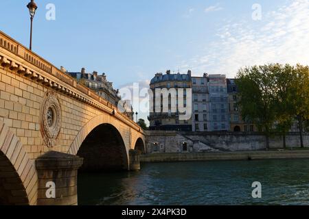 Blick auf die Louis-Philippe-Brücke über die Seine in Paris Stockfoto
