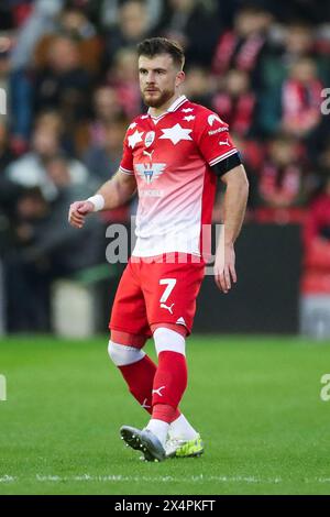 Barnsley, Großbritannien. Mai 2024. Barnsley Mittelfeldspieler Nicky Cadden (7) während des Barnsley FC gegen Bolton Wanderers FC SKY Bet League One Play-offs Halbfinale 1st Leg in Oakwell, Barnsley, England, Großbritannien am 3. Mai 2024 Credit: Every Second Media/Alamy Live News Stockfoto