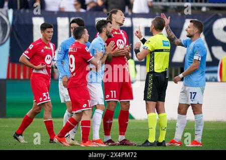 Monza, Italien. Mai 2024. Luca Pairetto, Schiedsrichter Milan Djuric, während des AC Monza gegen SS Lazio, Serie A, im U-Power Stadion. Quelle: Alessio Morgese/Alessio Morgese/Emage/Alamy Live News Stockfoto