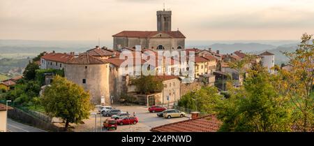 Smartno Stadtbild in Goriska Brda in Slowenien Stockfoto