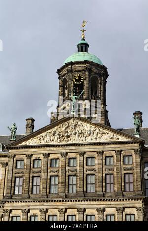 Holland, Amsterdam, Dam-Platz, die Fassade des königlichen Palast (Koninklijk Paleis), erbaut im 17. Jahrhundert Stockfoto