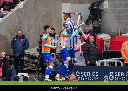 Sunderland, Großbritannien. Mai 2024. Sheffield Wednesday Verteidiger Liam Palmer (2) erzielt ein TOR 0-1 und feiert beim Sunderland AFC gegen Sheffield Wednesday FC SKY Bet EFL Championship Match im Stadium of Light, Sunderland, England, Großbritannien am 4. Mai 2024 Credit: Every Second Media/Alamy Live News Stockfoto