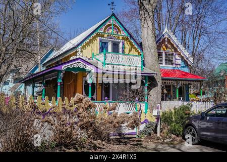 Farbenfrohe und dekorierte Häuser in Grimsby Ontario, Kanada, auch bekannt als die Painted Ladies of Grimsby Stockfoto