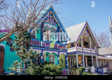 Farbenfrohe und dekorierte Häuser in Grimsby Ontario, Kanada, auch bekannt als die Painted Ladies of Grimsby Stockfoto