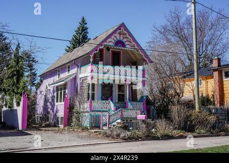 Farbenfrohe und dekorierte Häuser in Grimsby Ontario, Kanada, auch bekannt als die Painted Ladies of Grimsby Stockfoto