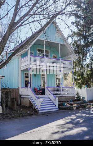 Farbenfrohe und dekorierte Häuser in Grimsby Ontario, Kanada, auch bekannt als die Painted Ladies of Grimsby Stockfoto