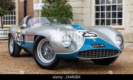 Ferrari 750 Monza im Concours of Elegance - Hampton Court Palace 2022 Stockfoto