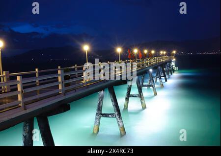 Romantischer Pier am Patong Beach in Phuket, Thailand Stockfoto