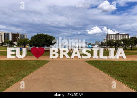 Ich liebe Brasilia, EU amo Brasília, unterschreibe in Brasilia, der Hauptstadt Brasiliens Stockfoto