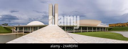 Panorama-Reflexion des Nationalkongresspalastes, Palacio do Congresso Nacional, Bundeshauptstadt Brasiliens, Brasilien Stockfoto