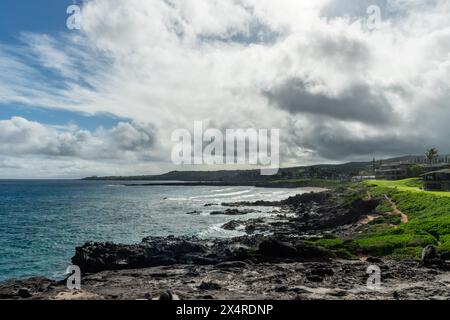 Wunderschöne aussicht auf den Kapalua Coastal Trail auf Maui, Hawaii, mit Oneola Bay im Vordergrund Stockfoto