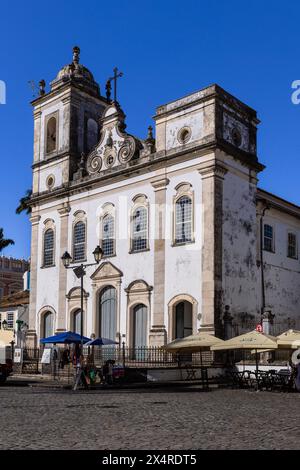 Kirche St. Peter der Geistlichen auf dem Platz Largo Terreiro de Jesus im Bezirk Pelourinho, Salvador, Bahia, Brasilien Stockfoto